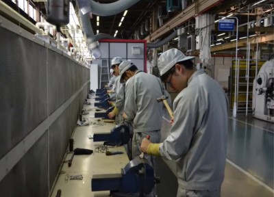 フォーカス 三菱ふそうトラック バス 高卒採用対策 現場リーダー候補として育成 労働新聞ニュース 労働新聞社 フォーカス 三菱ふそうトラック バス 高卒採用対策 現場リーダー候補として育成 労働新聞ニュース 労働新聞社