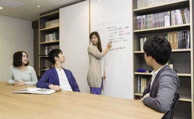 実施前には本社で綿密に準備をする