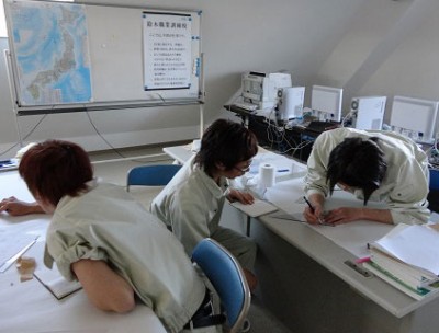 資格取得へ座学も充実させている